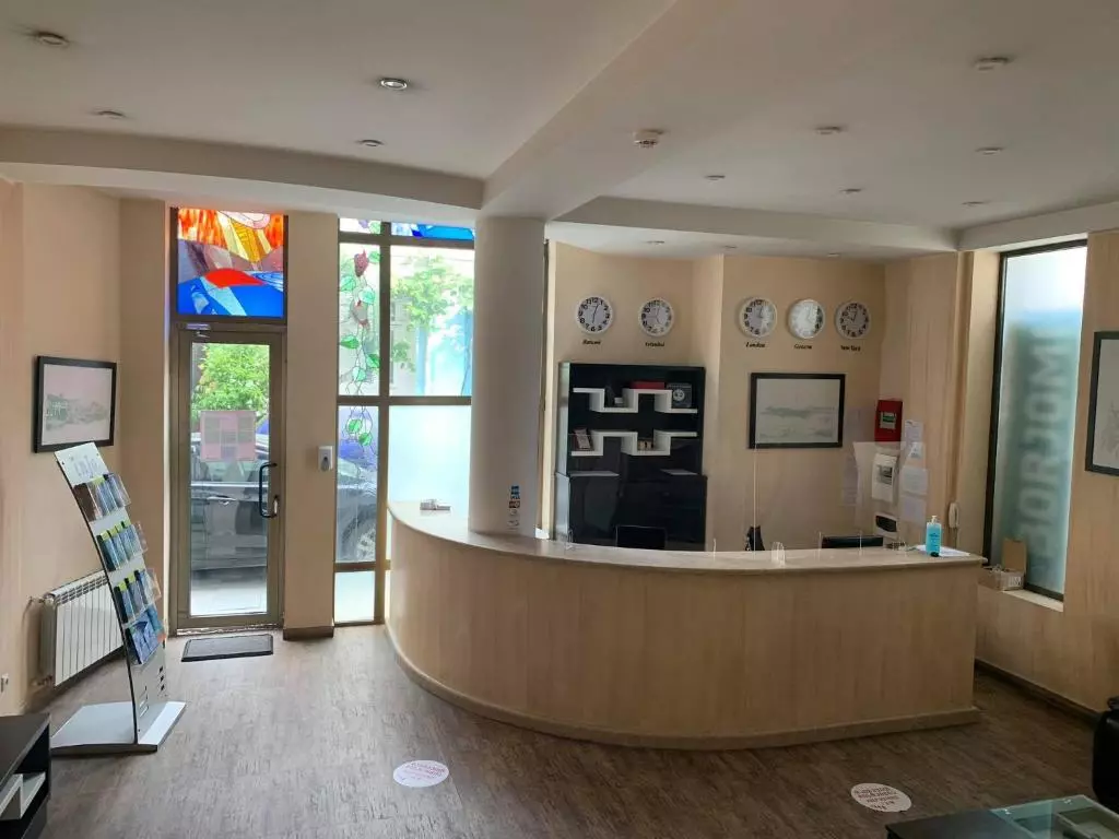 Piazza Four Colors-2